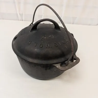 No. 6 Griswold Tite Top Dutch Oven