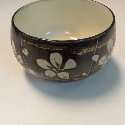 China & Pottery Bowls & Vases
