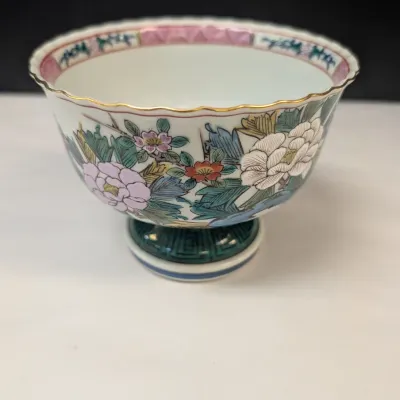 Antique Chinese Famille Style Rose Medallion Hand Painted Porcelain Bowl