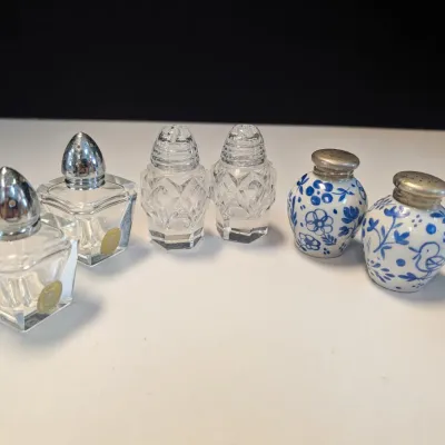 Set Of Kristallglas Handgeschliffen Cut Glass Shakers & Hand Painted Meissen Porcelain Blue Shakers