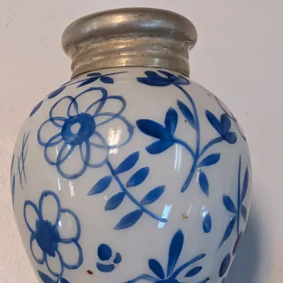 Set Of Kristallglas Handgeschliffen Cut Glass Shakers & Hand Painted Meissen Porcelain Blue Shakers