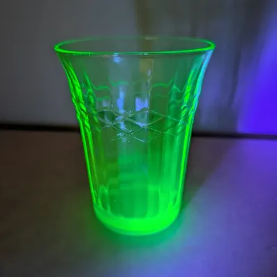 Set Criss-Cross Geometric Uranium Glass