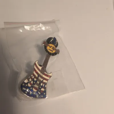 Hard Rock Cafe Pins Guitar #1