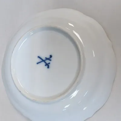 4 Trinket Dishes Kutani Yoshidaya Dish, Japanese Imari Bowl, Meissen Kakiemon Confectionery Bowl & Ceramic Dish w/ Chinese Ink Paint
