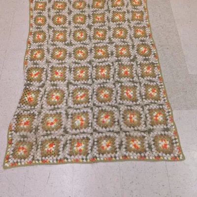 4 Colorful Throw Blankets