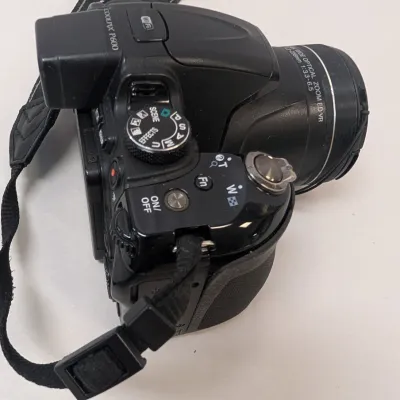 Nikon Coolpix P600 Camera w/Case Untested