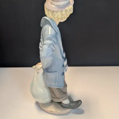 LLadro Ceramic Clown Sculpture Figurine Little Traveler Vintage Blue & White w/ Box