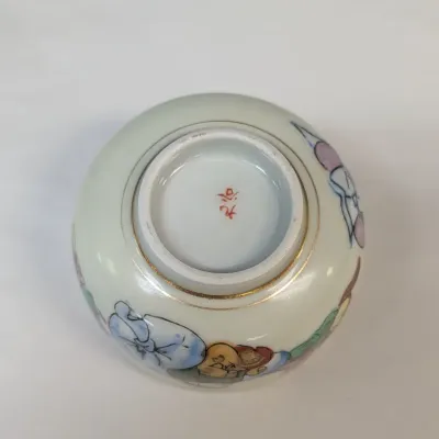 Chinese Scenic Pottery Vase & Porcelain Tea Cups