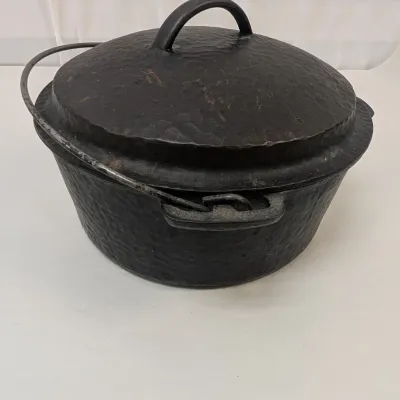 No. 6 Griswold Tite Top Dutch Oven