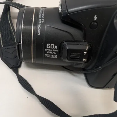 Nikon Coolpix P600 Camera w/Case Untested
