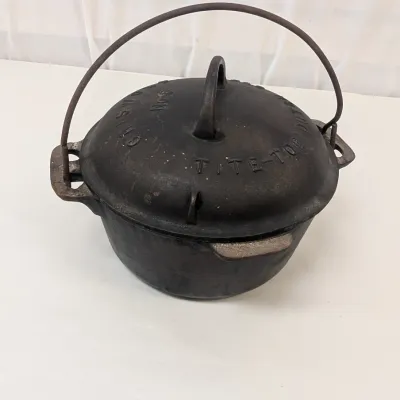 No. 6 Griswold Tite Top Dutch Oven