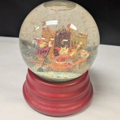 Dept 56 Snow Globe Music Works