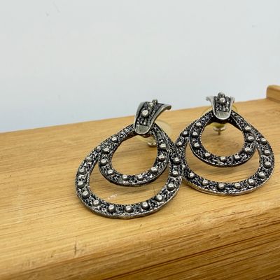 LOT 325: Costume Pierced Earring Lot