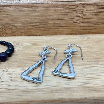 LOT 325: Costume Pierced Earring Lot
