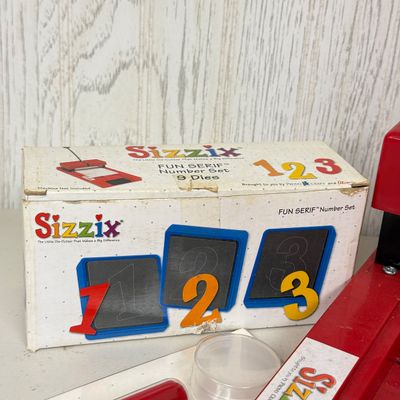LOT 257B: Sizzix Die Cutter w/ Letter & Film Strip Templates