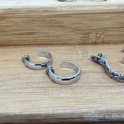 LOT 325: Costume Pierced Earring Lot