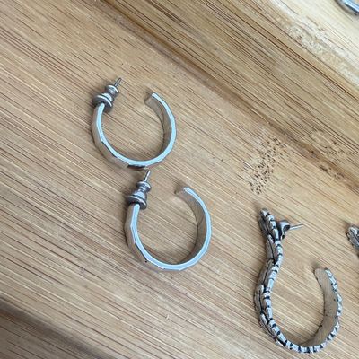 LOT 325: Costume Pierced Earring Lot