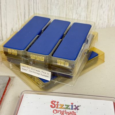 LOT 257B: Sizzix Die Cutter w/ Letter & Film Strip Templates
