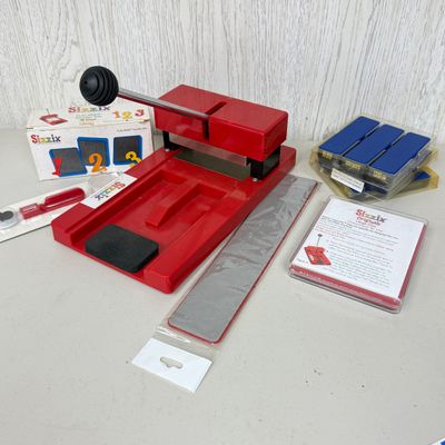 LOT 257B: Sizzix Die Cutter w/ Letter & Film Strip Templates