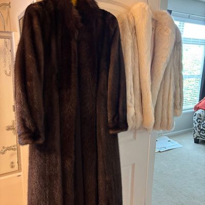 Sale Photo Thumbnail #12: Beautiful coats