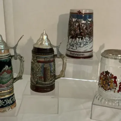 ASSORTED GLASS AND CERAMIC BEER STEINS
