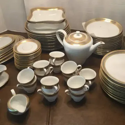 Eschenbach Bavarian W3950 White With Gold Trim China Setting for 12