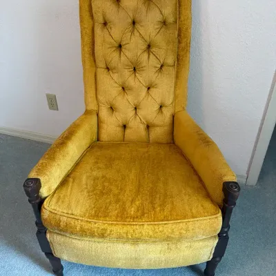 Moore MCM Gold Velvet Tufted Chair