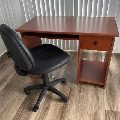 Regency Niche Mod 31 Desk & Faux Leather Adjustable Swivel Office Chair