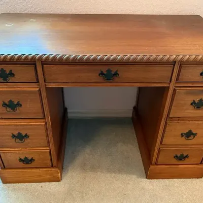 Kneehole Rope-Twist Carved Desk With 8 Drawers 