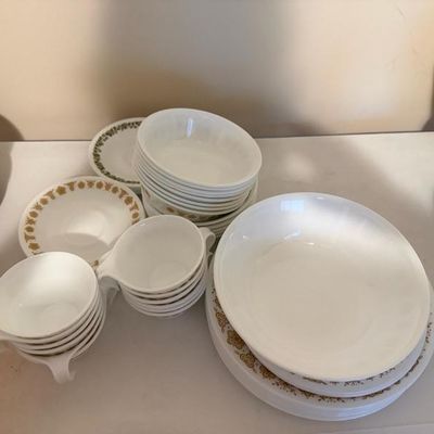 Set of butterfly Corelle dishes
