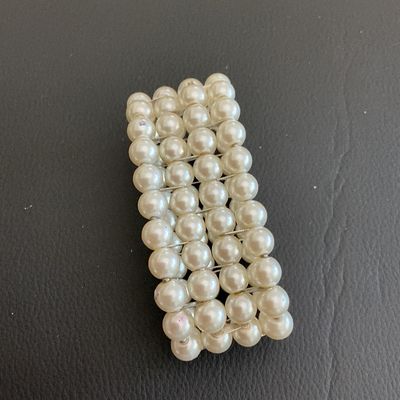 Sale Photo Thumbnail #170: Beautiful Faux Pearl stretchy bracelet 
Please see attached pictures