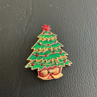 Sale Photo Thumbnail #215: Vintage Christmas tree fashion Brooch 
Please see attached pictures