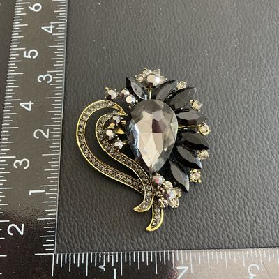 Sale Photo Thumbnail #27: Beautiful Fashion Statement Brooch 
Please see attached pictures