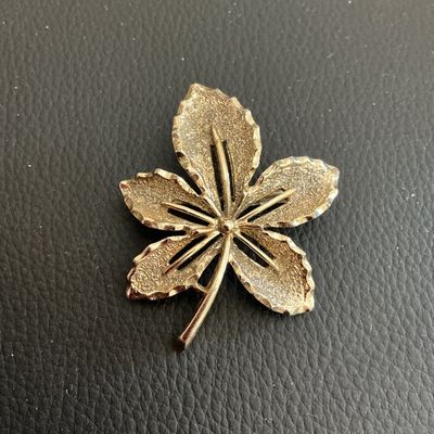 Sale Photo Thumbnail #14: Vintage gold tone Sarah Coventry leaf brooch 
Please see attached pictures
