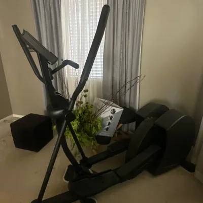 Diamondback 700 series elliptical trainer