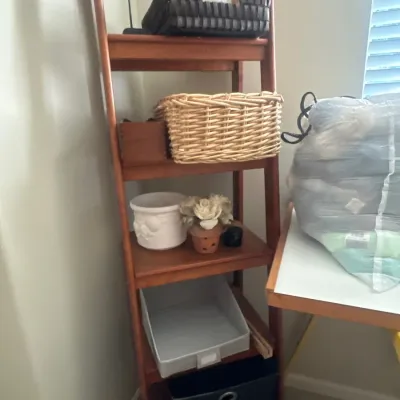 Ladder bookshelves & storage baskets