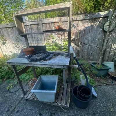 Outdoor gardening workstation