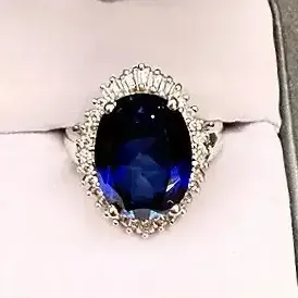 14K Oval Cocktail Ring 