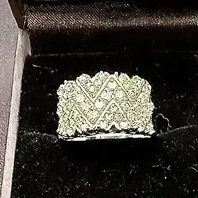 14k White Gold Ring With Clear Gemstones