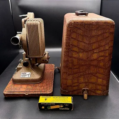 Vintage Keystone Belmont K-161 16mm Movie Projector In Carrying Case With Extra Bulb
