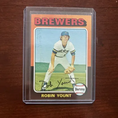 1975 Topps Baseball Card. Robin Yount Rookie - Milwaukee Brewers. Card #223