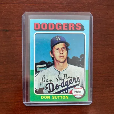 1975 Topps Baseball Card. Don Sutton - Los Angeles Dodgers. Card #220
