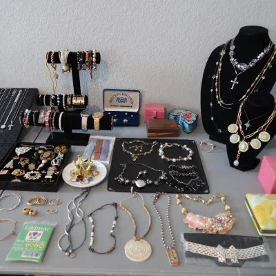 Sale Photo Thumbnail #25