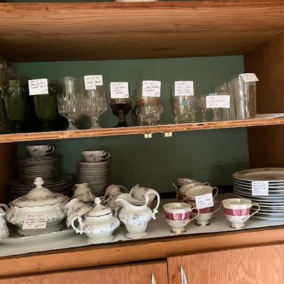 Sale Photo Thumbnail #13: Vintage china