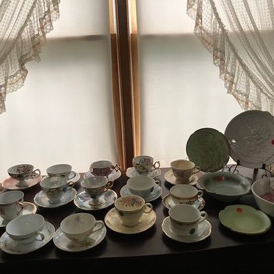 Sale Photo Thumbnail #6: vintage china