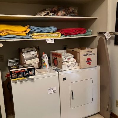 Sale Photo Thumbnail #16: Speed Queen Washer/Dryer