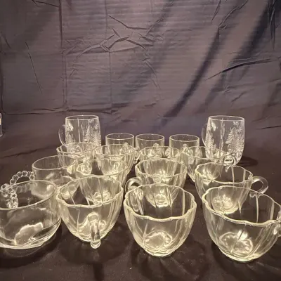 Set If Glassware Cups 
