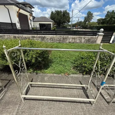 Metal Frame 4