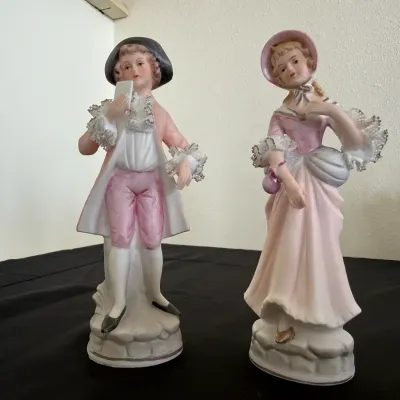 Pair of Vintage Victorian Porcelain Lady & Gentleman Figurines – Elegant Decorative Statue Set