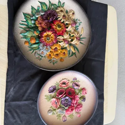 Vintage Hand-Painted Floral Wall Plates – Set of 2 – Made in Spain